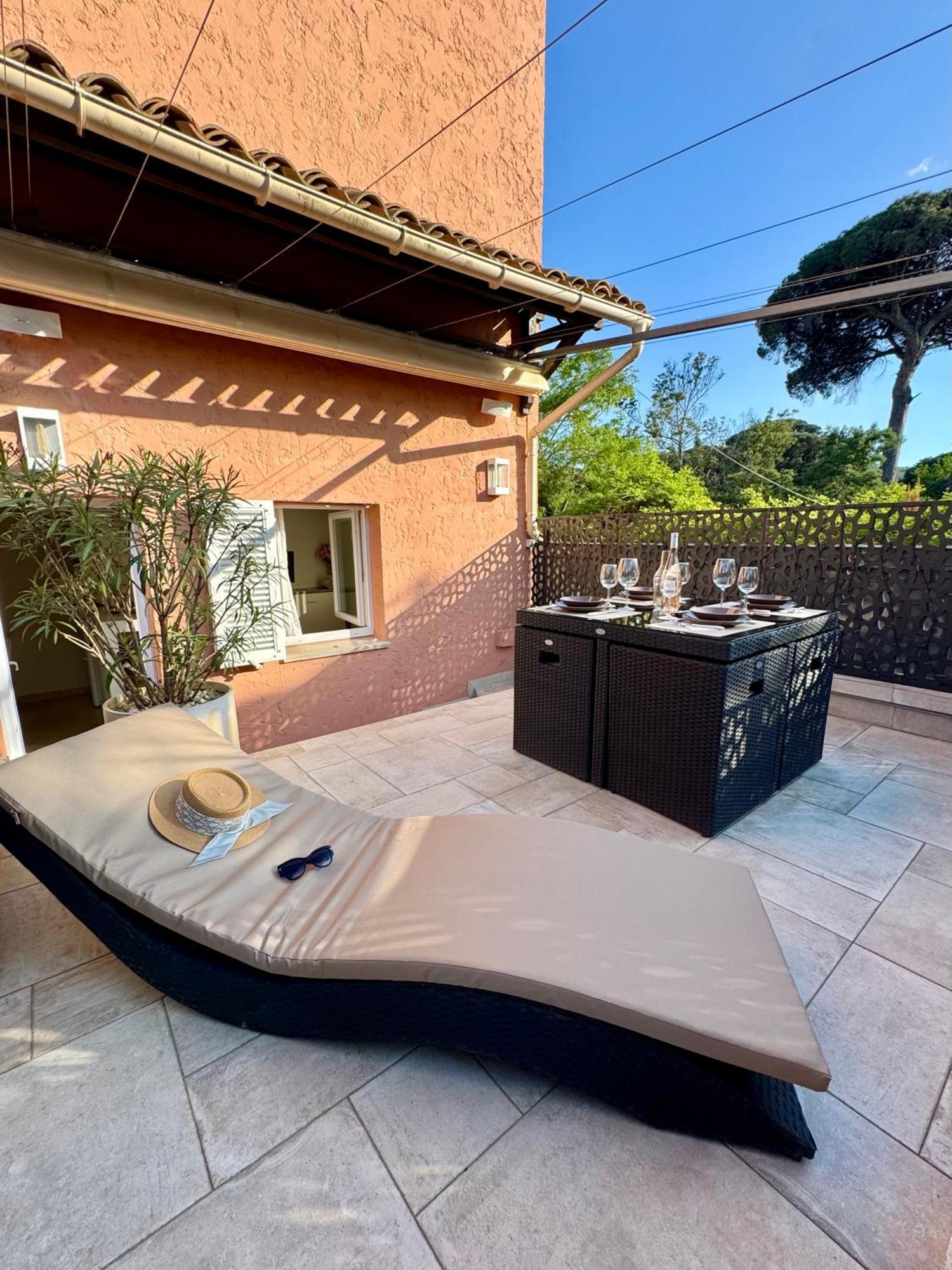 Climatise, Terrasse, Parking Prive, 50m De La Saint-Tropez
