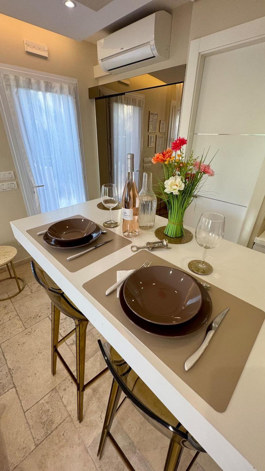 Appartement Climatise, Terrasse, Parking Prive, 50m De La Saint-Tropez